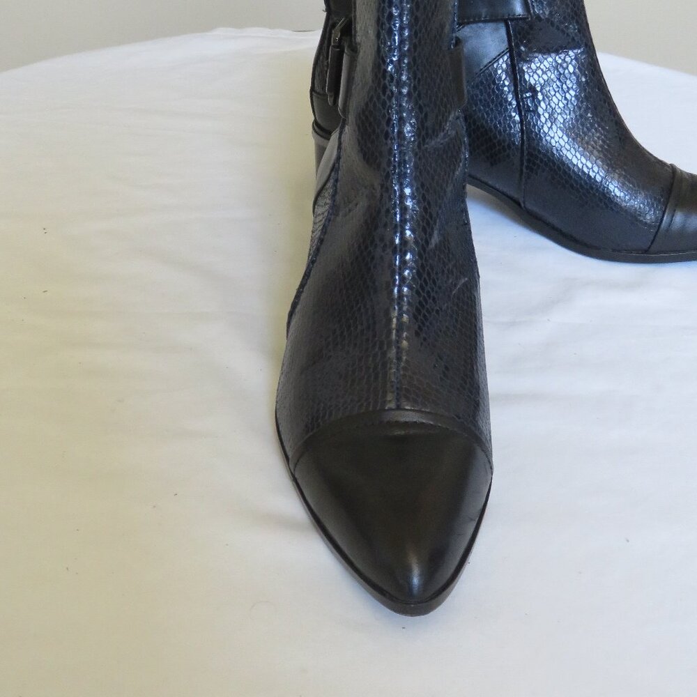 Donald Pliner leather bootie 7.5